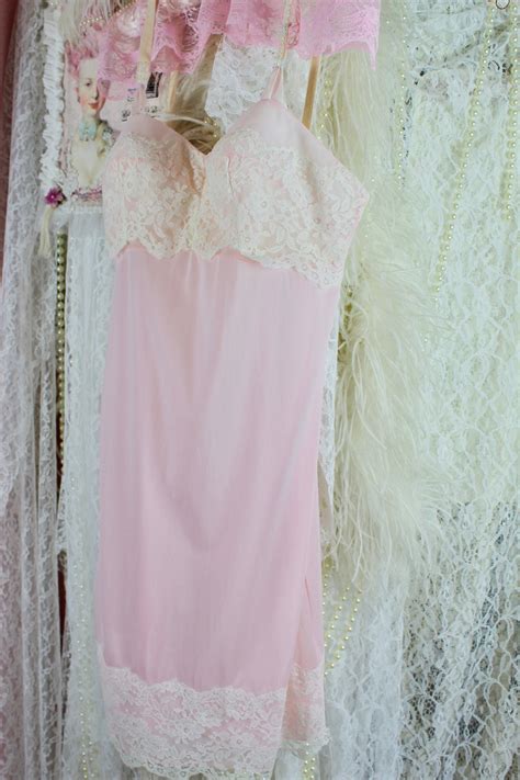 Vintage 60s Romantic Baby Pink Lingerie Lace Slip Bra Built In Lace