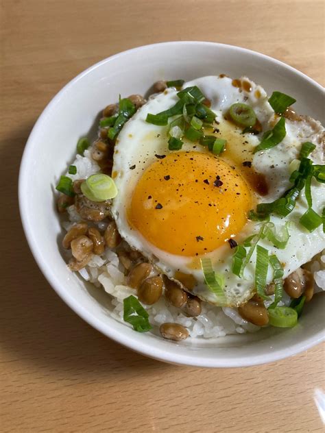 時短！即席でうまい！納豆目玉焼き丼♪ レシピ・作り方 By Ytom 楽天レシピ