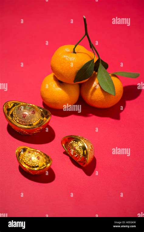 Chinese New Year Decoration With Mandarin Oranges Stock Photo Alamy