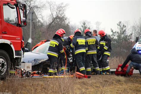 Wieliszew Wypadek Na Trasie Skrzeszew Wieliszew Dw Zablokowana