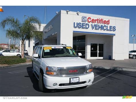 2006 Summit White GMC Yukon XL Denali AWD 24493555 Photo 2 GTCarLot