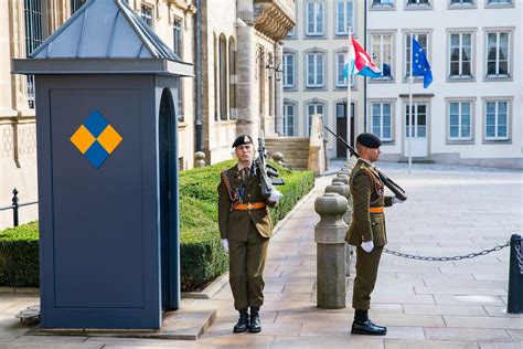 Luxembourg's armed forces: army composition, recruitment and salaries ...