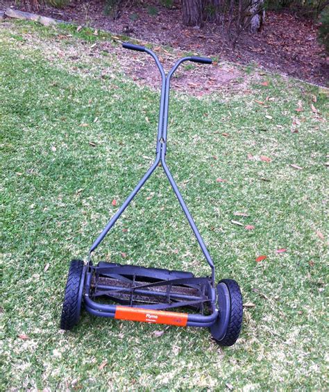 7 Best Manual Lawn Mowers Hand Push Mowers Reviewed