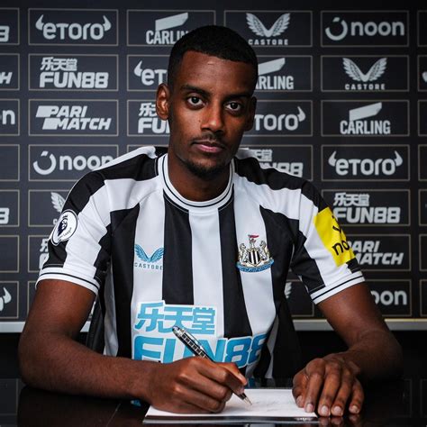 Alexander Isak Jersey - Newcastle Finish 70m Club Record Deal For ...