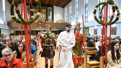 Katholische Kirche Zug Ch Was Kirche In Der Karwoche Speziell Tut