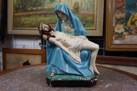 Stara figura rzeźba Pieta ręcznie malowana Matka Boska Maryja Jezus