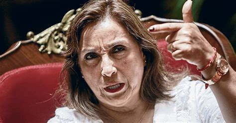 Dina Boluarte evita responder por los crímenes en las protestas