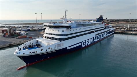 Grimaldi Lines Cruise Ausonia Porto Di Livorno Youtube