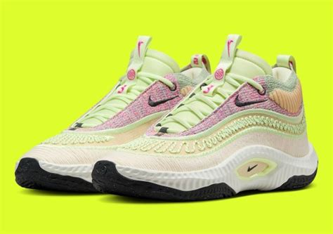 Nike Cosmic Unity 3 - Tag | SneakerNews.com