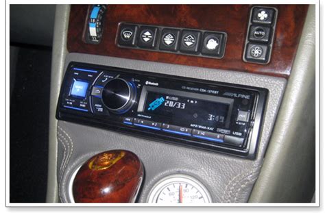 Alpine CDA 137ebt Alpine Car Audio