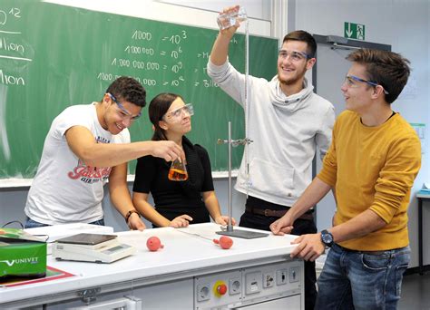 Oscar Walcker Schule Ausbildung und ein höherer Schulabschluss an