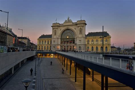 Budapest Keleti Railway Station Editorial Image Image Of Await Busy