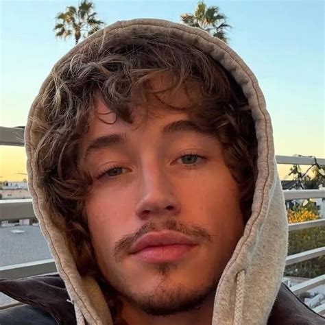 Chat With Jordan Huxhold Text Or Voice Enjoy Ai Chat Free And Safe