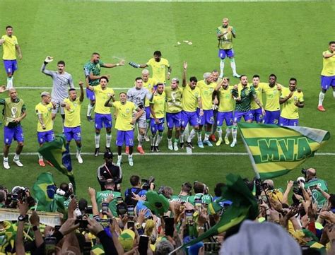 Pin de Ana Carolina em Salvamentos rápidos Jogadores de futebol