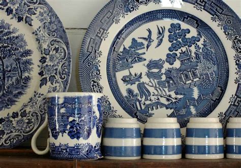 Antique Blue Willow China Value (Identification & Price Guides)