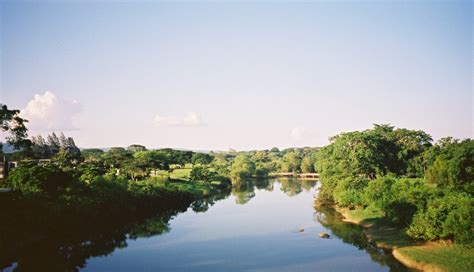 Belize Canoe Trips: Canoeing on the Macal River | Belize Tours