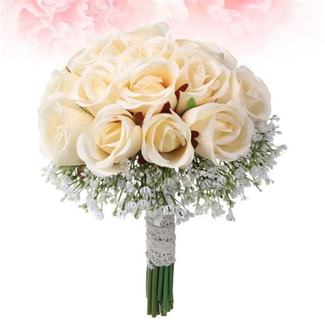 Bouquets De Mari E Pour Demoiselles D Honneur Mariage Tenant Des Fleurs