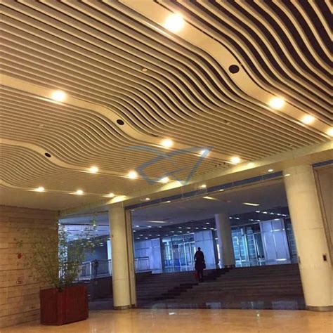 Aluminum Wave Baffle Ceiling Wooden Grain Metal Wave Baffle Arrangement