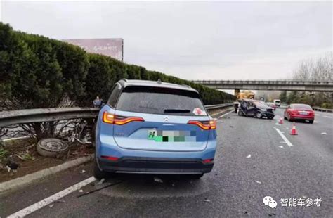 蔚来首起致死车祸！企业家车主高速事故丧生 智能驾驶能力再受质疑凤凰网科技凤凰网