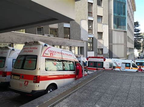 Valduce Ancora Grande Affollamento Al Pronto Soccorso Ambulanze