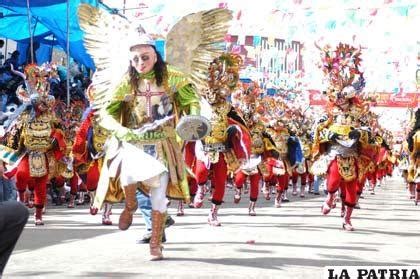 Diabladas brindaron un espectáculo maravilloso ENTRADAS FOLKLORICAS