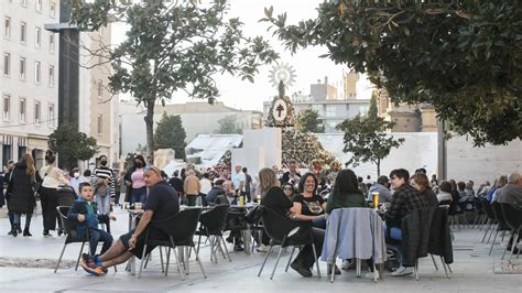 Los Bares De Zaragoza Podr N Volver A Sacar Sus Barras Para Las Fiestas