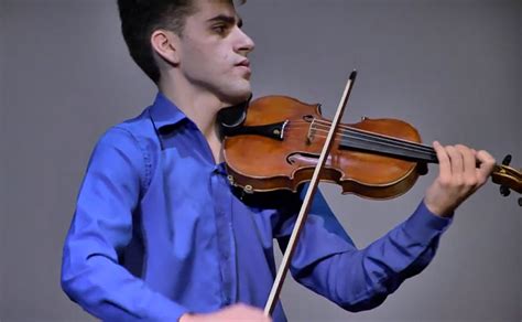 CONCERTO Guido SantAnna avança no Concurso Internacional de Violino