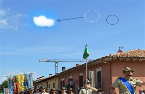 Ufo Un Anno Di Avvistamenti Dischi Volanti Nel Cielo Di Salerno E