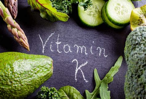 26 alimentos ricos em vitamina K que você deve incluir em sua dieta a