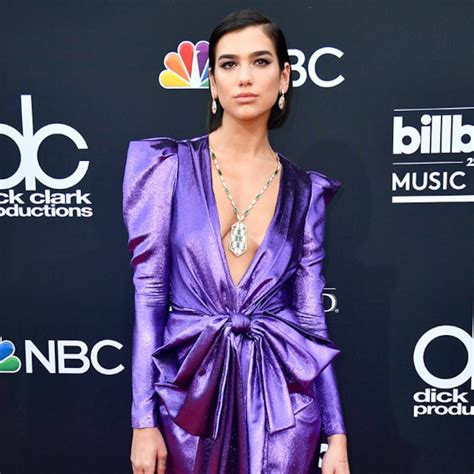 Dua Lipa Toma La Alfombra Roja De Los Billboards Convertida En Una Sexy