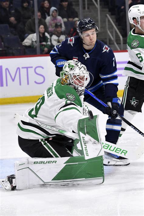 Jake Oettinger helps Stars blank the Jets 2-0