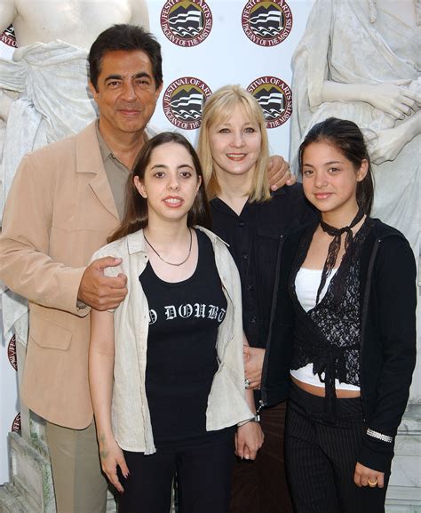 Joe Mantegna S Year Marriage Was Strengthened By Fight For Daughter