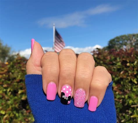 Disney Pink Minnie Mouse With Dots And Swarovski Crystals Gel Nails