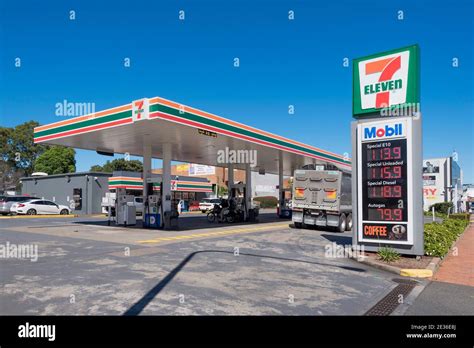 Petrol prices gas station australia hi-res stock photography and images - Alamy