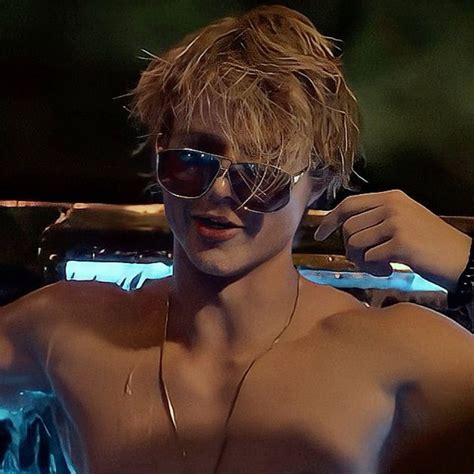 Pin By Emb On Obx Hot Actors Outer Banks Jj Outer Banks Videos