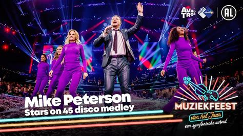 Mike Peterson Stars On Medley Muziekfeest Van Het Jaar