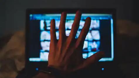 PARLIAMO DEL REVENGE PORN Pop Fighter