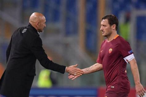 Spalletti Totti Adesso Pace Fatta L Abbraccio Non Mente Foto