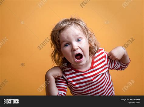 Little Girl Screaming Image And Photo Free Trial Bigstock