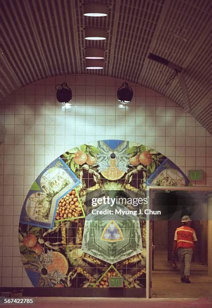 117 North Hollywood Metro Station Stock Photos, High-Res Pictures, and Images - Getty Images