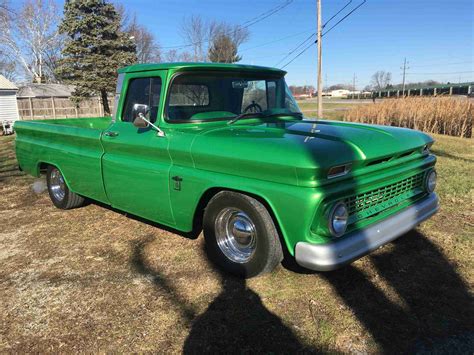 Chevy C-10 Pickup - Cars-On-Line.com