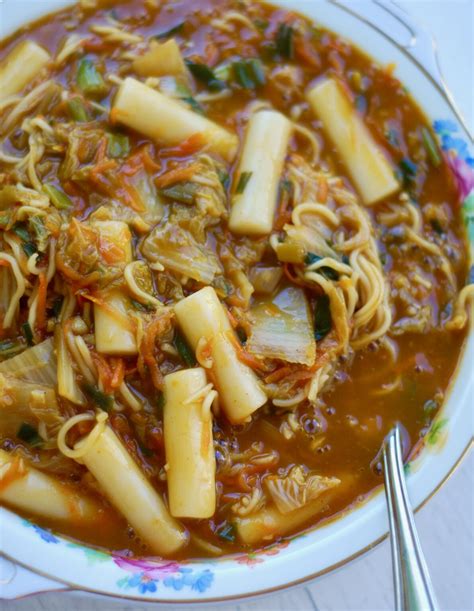 Korean Rice Cake And Ramen Rabokki Chindeep