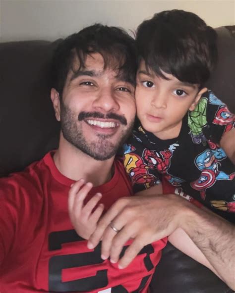 Feroze Khan Shares Sweet Clicks With Daughter And Son