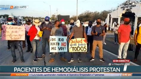 Pacientes de hemodiálisis de Coclé protestan y cierran la carretera