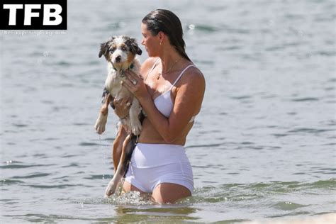 Brittany Hockley Flaunts Her Sexy Tits On The Beach In Sydney