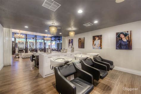 Luxury hair salon | Rent this location on Giggster