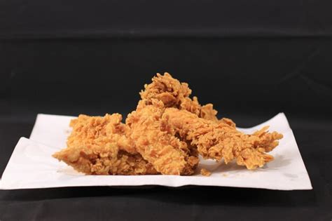 Primer Plano De La Placa De Nuggets De Pollo Frito Crujiente Y