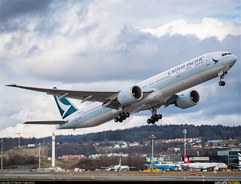 B KPM Cathay Pacific Boeing 777 300ER At Zurich Photo ID 686524