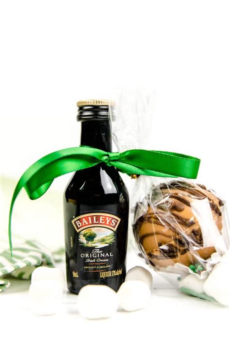 diy boozy hot chocolate bomb gift sets