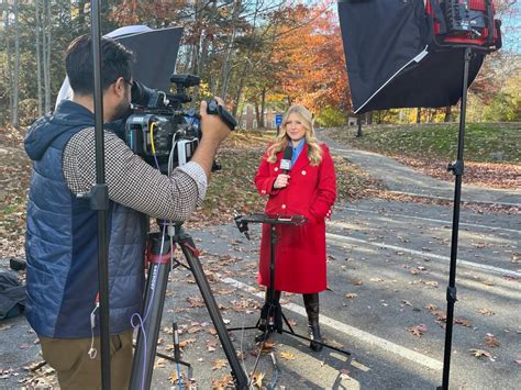 Fox Reporter Hillary Vaughn Covers Election Night While Pregnant What